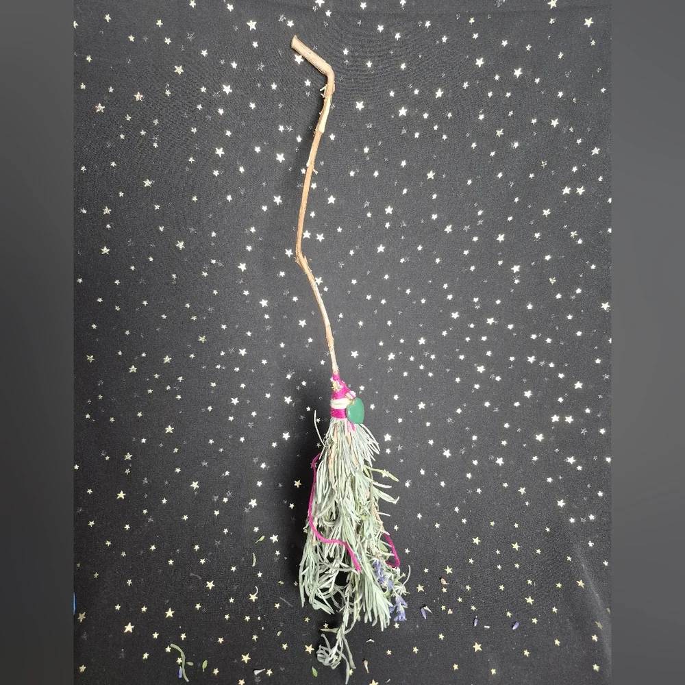 15" Lavender Heart Charm Broom - Picture 3 of 4